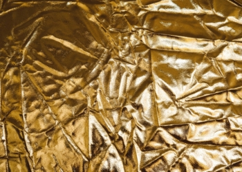 Czyszczenie srebra z użyciem folii aluminiowej krok po kroku