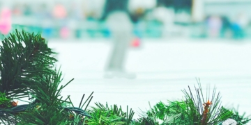 Girlanda świąteczna na schody, kominek czy okno – którą dekorację wybierzesz?