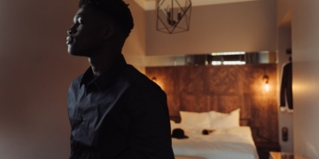 Jak ustawić łóżko w sypialni? Znamy sposób nawet na małą i wąską sypialnię