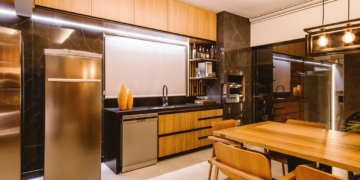 Kolorowe lodówki – przegląd popularnych modeli, opinie, ceny, zalety i wady