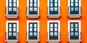 Mały balkon – duże możliwości. Przegląd inspirujących rozwiązań