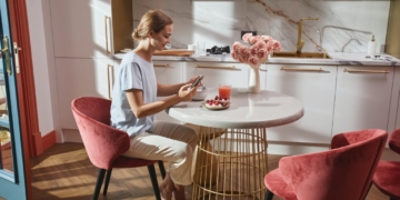 Wysokość stołu – jak dobrać wysokość stołu do kuchni i jadalni?